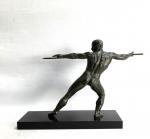 Ghanu GANTCHEFF (1885-1950)
Le lanceur de javelot
Bronze signé, présenté sur un...