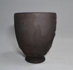 Georges DE FEURE (1868-1943)
Vase en pâte de verre mauve, décor...
