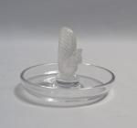 LALIQUE France
Ecureuil
Baguier en cristal moulé pressé, signé
H.: 6 cm