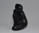 LALIQUE France
Femme accroupie
Epreuve en verre noir
H.: 10 cm
