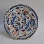 CHINE Compagnie des Indes
Assiette ronde en porcelaine à décor Imari
XVIIIème
D.:...