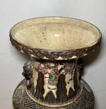 CHINE Nankin
Vase en porcelaine à décor polychrome
H.: 60 cm (légers...