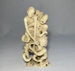 JAPON
Okimono en ivoire sculpté représentant Ashinaga et Tenaga
Fin XIXème
H.: 13.1...