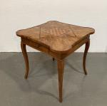 TABLE A JEUX en bois naturel et bois de placage,...