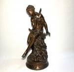 Mathurin MOREAU (1822-1912)
Ondine
Bronze patiné, signé, présenté sur un socle tournant
H....