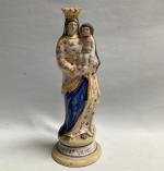 HENRIOT à QUIMPER
Vierge à l'enfant en faïence poychrome
H.: 26 cm...