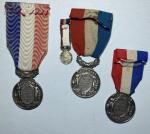France Lot de 4 médailles Acte de Dévouements, dont 1...
