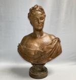 d'après Charles Auguste LEBOURG (1829-1906)
Buste de dame, 1903. 
Terre cuite...