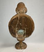BUSTE RELIQUAIRE en bois sculpté, présenté sur un piédouche
H.: 64...