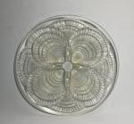 R. LALIQUE 
Coquilles
Assiette en verre moulé pressé, signée "R. Lalique"
D.:...