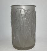 R. LALIQUE
Laurier, le modèle créé en 1922. 
Vase porte pinceaux...