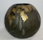 LEGRAS
Vase boule en verre givré à décor gravé à l'acide...