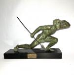 ART DECO
Le guetteur au javelot
Bronze à patine verte, présenté sur...