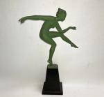 Marcel André BOURAINE (1886-1948)
Danseuse aux disques
Régule à patine verte, signé...
