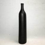 Jacques (1926-2008) et Dani (1933-2010) RUELLAND
Vase bouteille en céramique noire,...