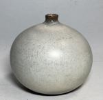 Jacques (1926-2008) et Dani (1933-2010) RUELLAND
Vase boule en céramique émaillée...