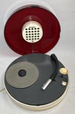 PHILIPS
Modèle Ufo
Tourne disque rond en plastique avec enceinte intégrée
H.: 12...