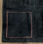 KNOLL INTERNATIONAL éditeur
Grand tapis carré en haute laine noire à...