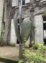 Alain DOUILLARD (1929-2017)
La Loire et ses Affluents
Grande sculpture de jardin...