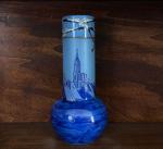 Emile GALLE (1846-1904)
Vase oignon en verre émaillé bleu à décor...