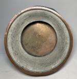 CHINE
Divinité en bronze cloisonné et émaux polychromes 
H.: 40 cm
