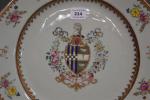 CHINE, Compagnie des Indes
Assitte octogonale en porcelaine à décor d'armoiries...