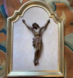 dans le grand salon, CRUCIFIX avec Christ en bois sculpté
H....