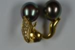 BOUCLES d'oreilles perles baroque Tahiti or et petits diamants poids...