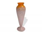 ANNEES 1920-30
Vase conique en verre à décor rose orangé
H.: 34.5...