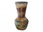 ANNEES 1950-60 
Vase en faïence émaillée à décor polychrome, trace...