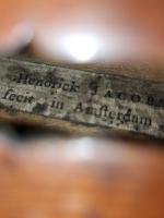 VIOLON hollandais
Porte une étiquette "Hendrick Jacobs, me fecti, in Amsterdam,...