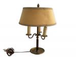 LAMPE BOUILLOTTE en bronze à trois bras de lumière
H.: 44...