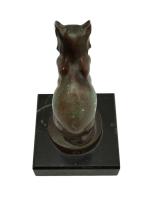 Max LE VERRIER (1891-1973)
Chat assis
Bronze patiné, signé, le socle en...