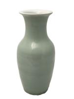CHINE
Vase en porcelaine à décor bleu blanc de fleurs et...