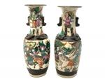 CHINE Nankin
Paire de vases en porcelaine à décor de samouraï
H.:...
