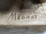 MEDNAT (circa 1900)
Groupe en régule et biscuit représentant une femme...