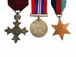 Royaume-Uni Lot de 3 décorations : Croix de l'Empire britannique,...