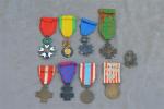France Lot de 9 décorations  : Légion d'honneur, Médaille militaire,...
