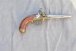 Pistolet d'arçon, modèle 1777. Canon rond, à méplats au tonnerre....