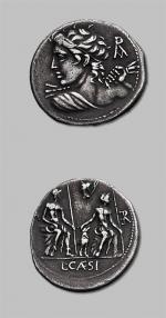 CAESIA (112-111 av. J.-C.)
Buste jeune d'Apollon à droite. R/ Les...