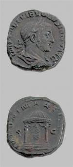 VOLUSIEN (251-253)
Sesterce. Son buste lauré à droite. R/ Junon assise...