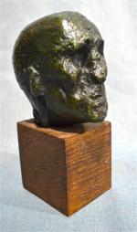 Georges Lucien GUYOT (1885-1973)
Tête d'homme
Bronze signé, cachet fondeur Susse, H....