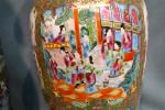CHINE Canton
Paire de vases balustres à col en porcelaine à...