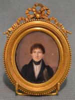 ECOLE FRANCAISE du XIXème siècle
Portrait d'homme
Miniature ovale, cadre ovale en...