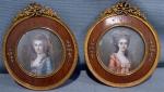 ECOLE FRANCAISE
Portraits de dame
Deux miniatures rondes signées "berjon", cadres ronds...