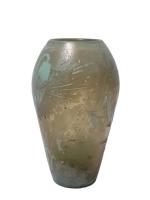 GALLE
Vase en verre multicouche à décor turquoise dégagé à l'acide...