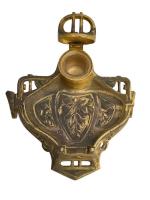 ENCRIER en bronze à décor floral
Epoque Art Nouveau
H.: 8 cm...