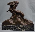 Amédéo GENNARELLI (1881-1943)
Femme à la biche
Bronze signé, soclé marbre