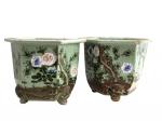 CHINE
Paire de cache pot en céramique à décor floral sur...