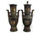 INDOCHINE
Paire de vases montés en lampe en bronze
H. totale: 63...